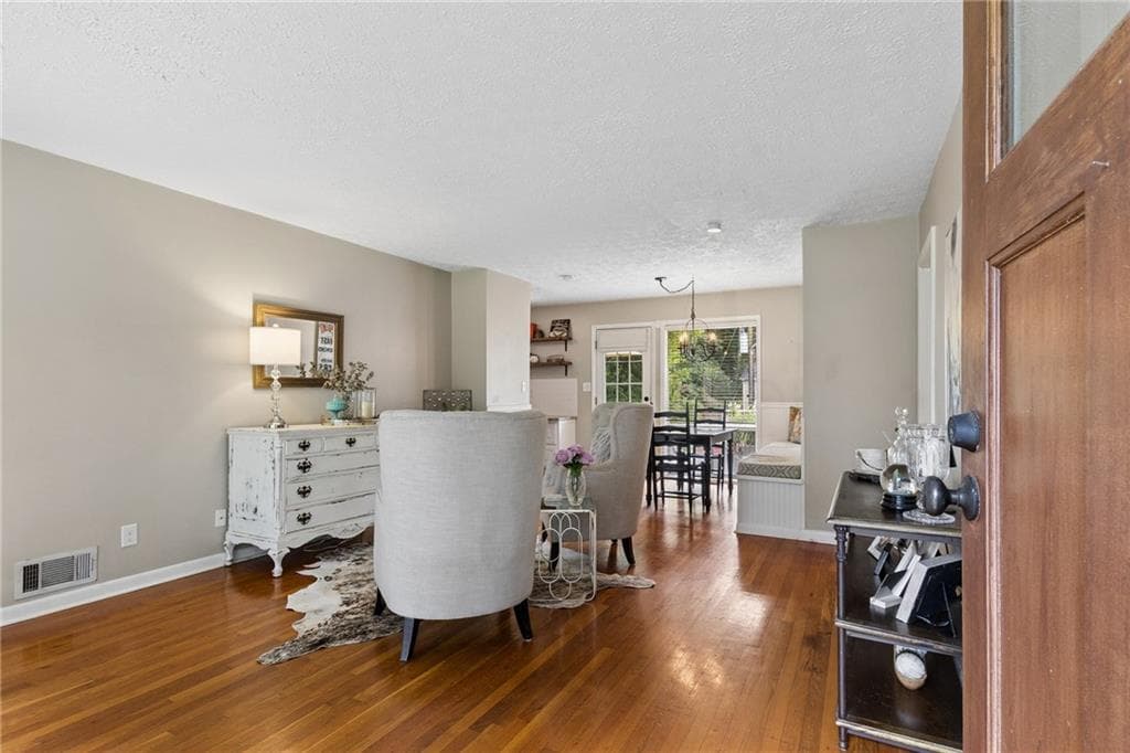 3 bedroom, 2 bathroom, 1,504 sq ft single family residence for sale at 3720 Ashwood Drive, Smyrna, GA 30080 — photo 5