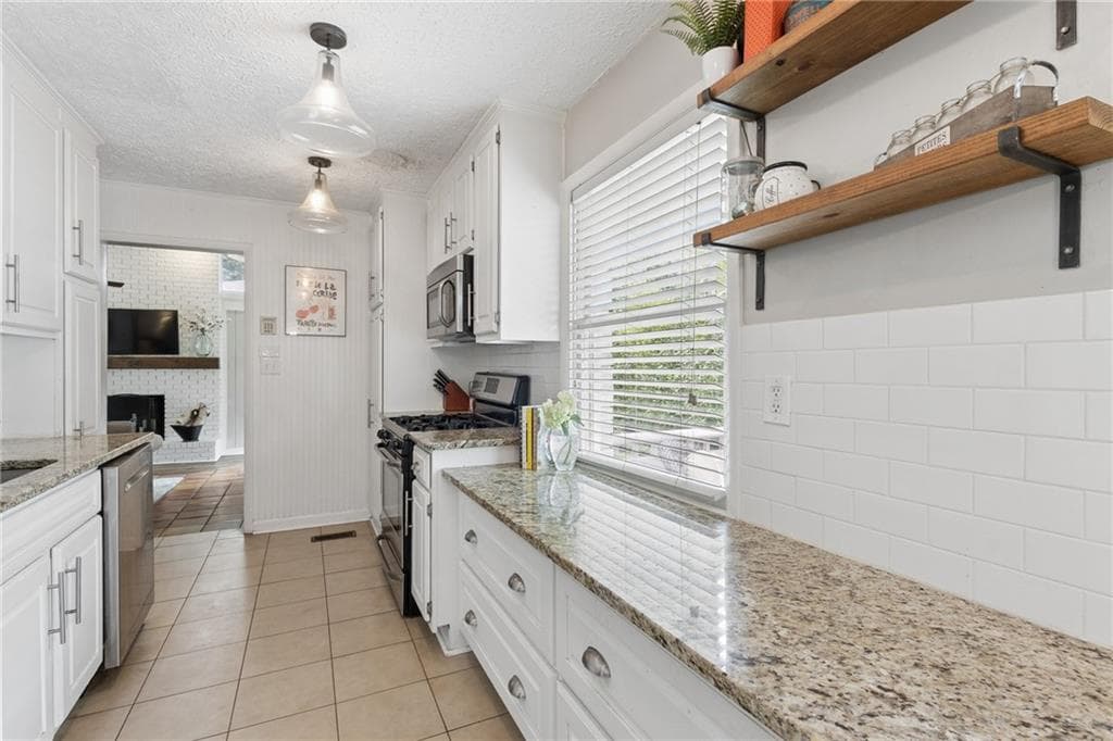 3 bedroom, 2 bathroom, 1,504 sq ft single family residence for sale at 3720 Ashwood Drive, Smyrna, GA 30080 — photo 9