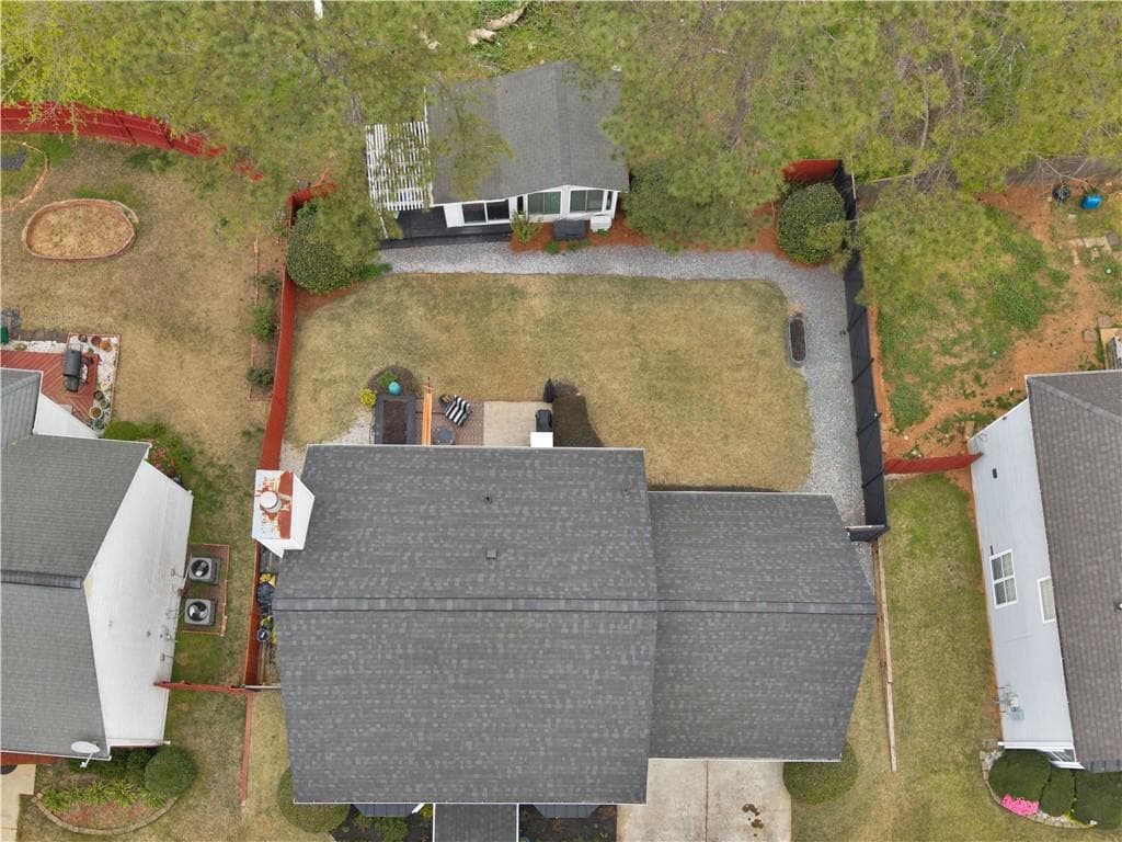 4 bedroom, 3 bathroom, 2,068 sq ft single family residence under contract at 2732 River Tree Drive, Decatur, GA 30034 — photo 4