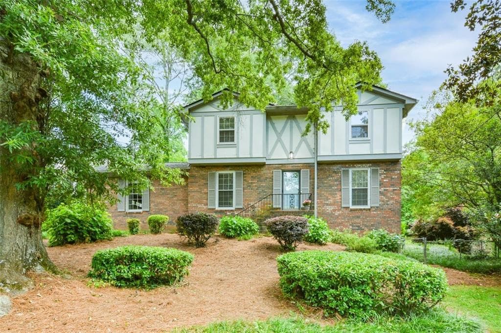 4 bedroom, 3 bathroom, 2,145 sq ft single family residence for rent at 435 Stonebridge Drive, Roswell, GA 30075 for $3,000 a month — photo 4