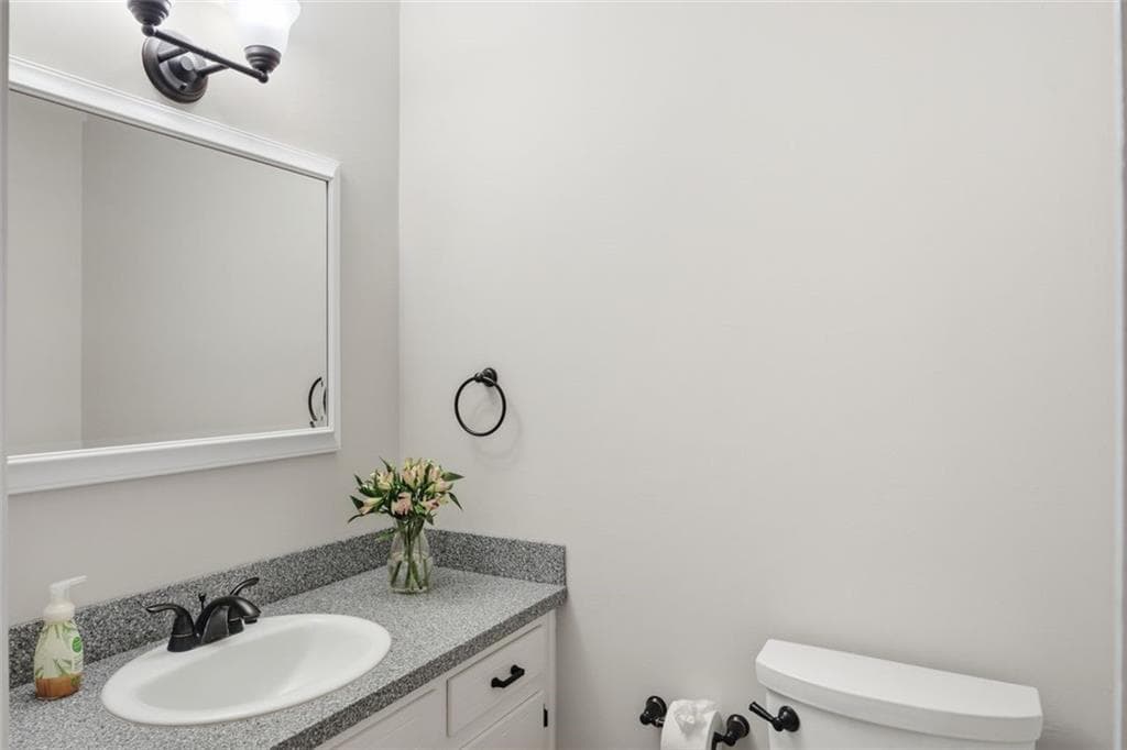 4 bedroom, 3 bathroom, 2,145 sq ft single family residence for rent at 435 Stonebridge Drive, Roswell, GA 30075 for $3,000 a month — photo 8
