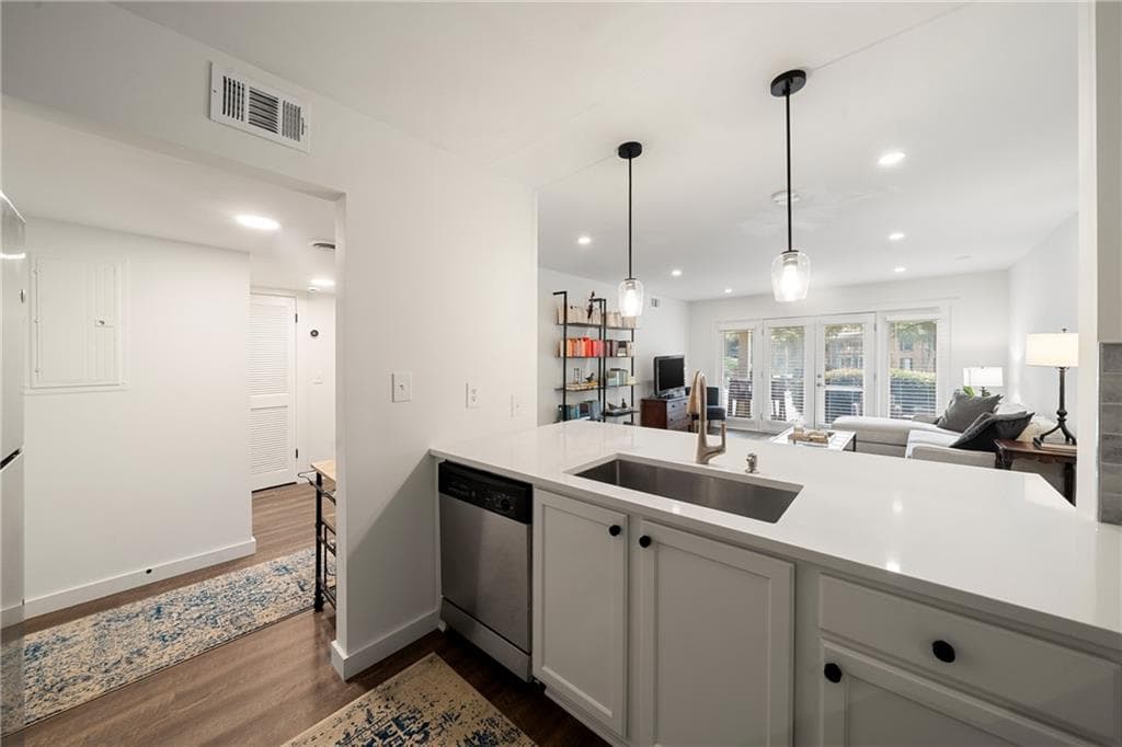 1 bedroom, 1 bathroom, 756 sq ft condominium for sale at 3650 Ashford Dunwoody Road 713, Atlanta, GA 30319 — photo 8