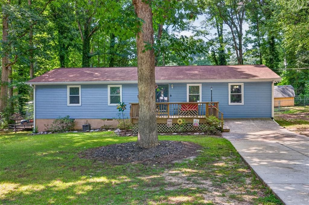 3 bedroom, 2 bathroom, 1,344 sq ft single family residence under contract at 869 Rock Oak Lane, Lawrenceville, GA 30046