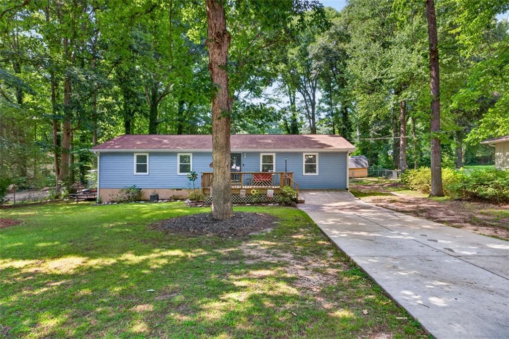 3 bedroom, 2 bathroom, 1,344 sq ft single family residence under contract at 869 Rock Oak Lane, Lawrenceville, GA 30046 — photo 2