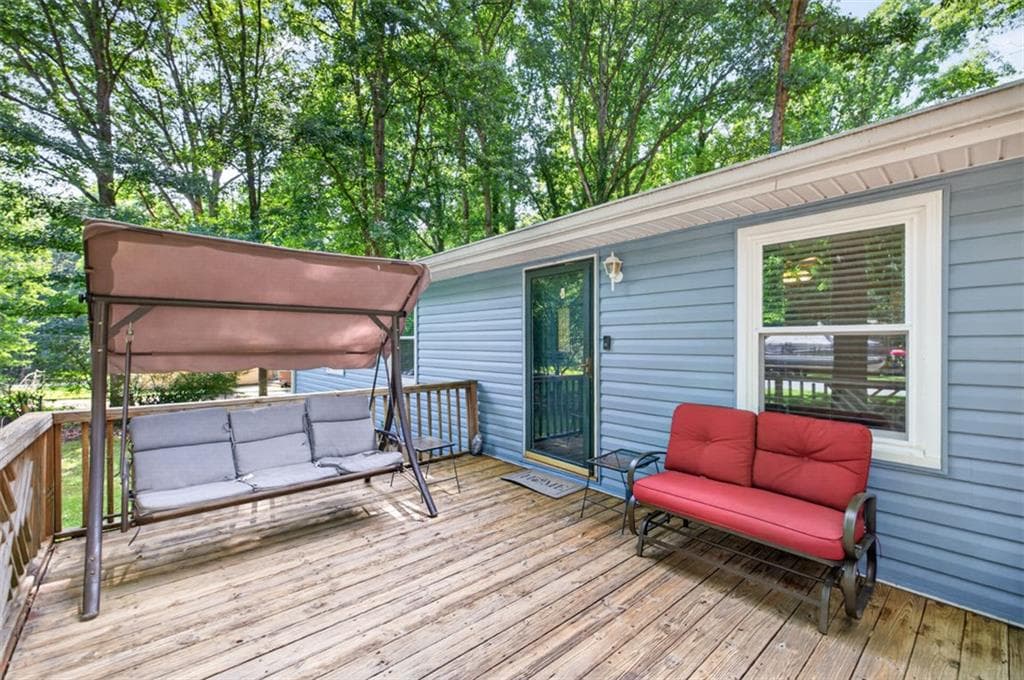 3 bedroom, 2 bathroom, 1,344 sq ft single family residence under contract at 869 Rock Oak Lane, Lawrenceville, GA 30046 — photo 4