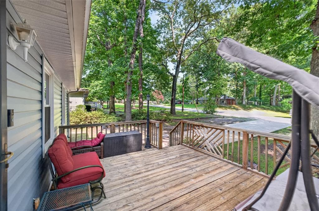 3 bedroom, 2 bathroom, 1,344 sq ft single family residence under contract at 869 Rock Oak Lane, Lawrenceville, GA 30046 — photo 5