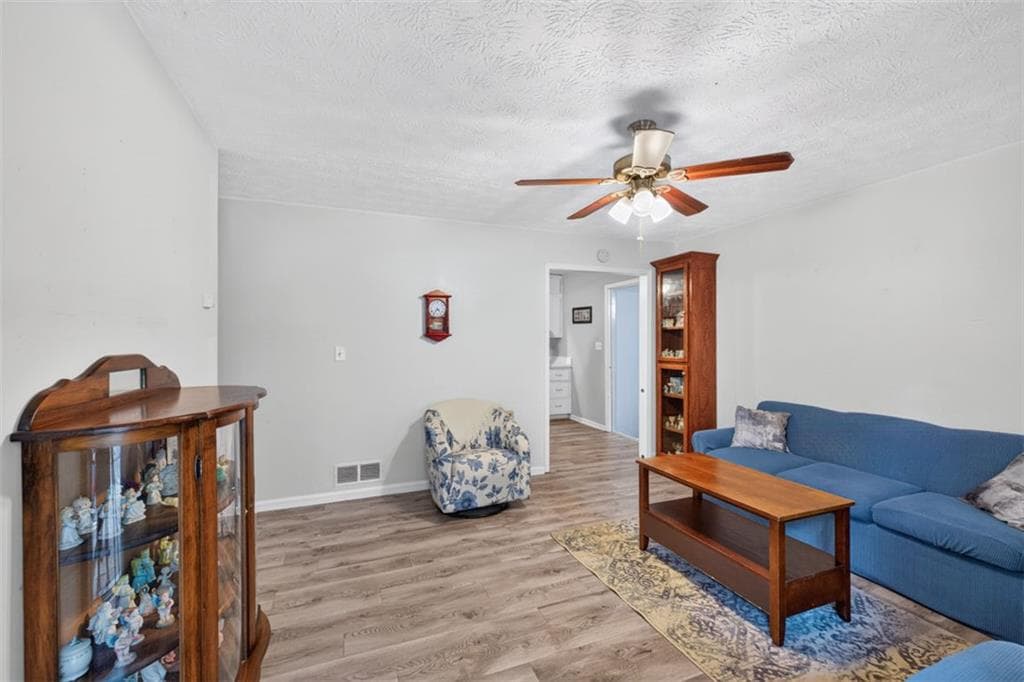 3 bedroom, 2 bathroom, 1,344 sq ft single family residence under contract at 869 Rock Oak Lane, Lawrenceville, GA 30046 — photo 7