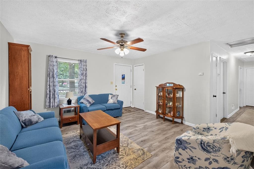 3 bedroom, 2 bathroom, 1,344 sq ft single family residence under contract at 869 Rock Oak Lane, Lawrenceville, GA 30046 — photo 9