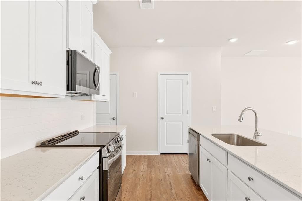 3 bedroom, 3 bathroom, 1,842 sq ft townhouse for sale at 7497 Clover Lane 125, Flowery Branch, GA 30542 — photo 10