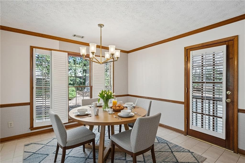 3 bedroom, 3 bathroom, 3,134 sq ft single family residence for sale at 145 Shelli Lane, Roswell, GA 30075 — photo 4