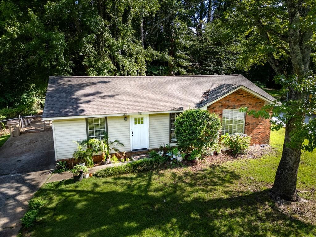 3 bedroom, 1 bathroom, 1,532 sq ft single family residence for sale at 103 Sedgefield Drive, Jonesboro, GA 30236 — photo 3