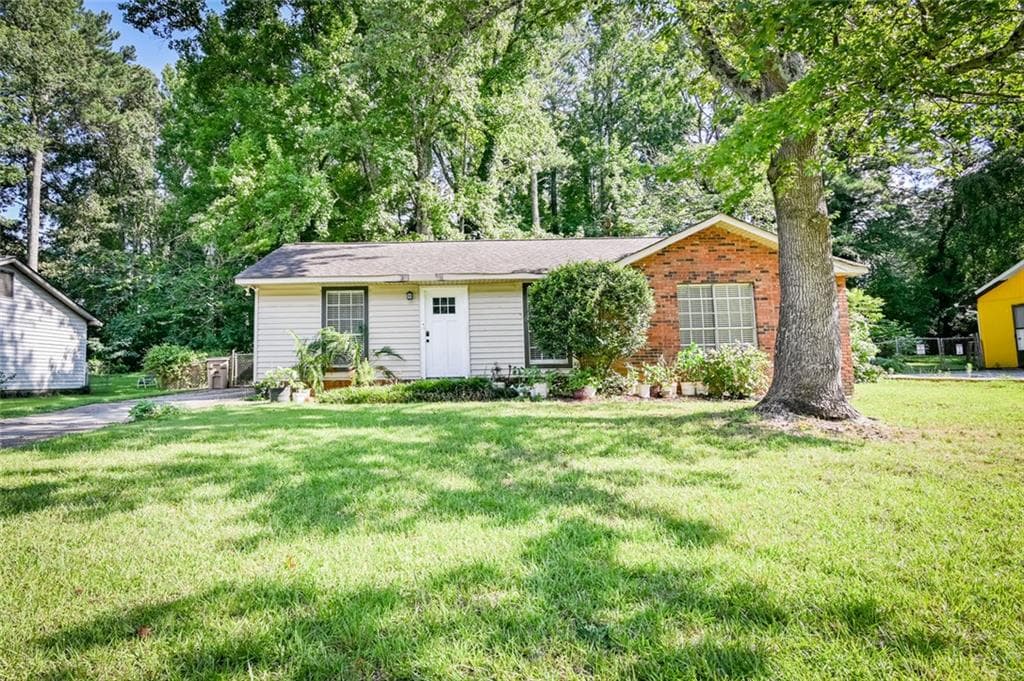 3 bedroom, 1 bathroom, 1,532 sq ft single family residence for sale at 103 Sedgefield Drive, Jonesboro, GA 30236 — photo 6