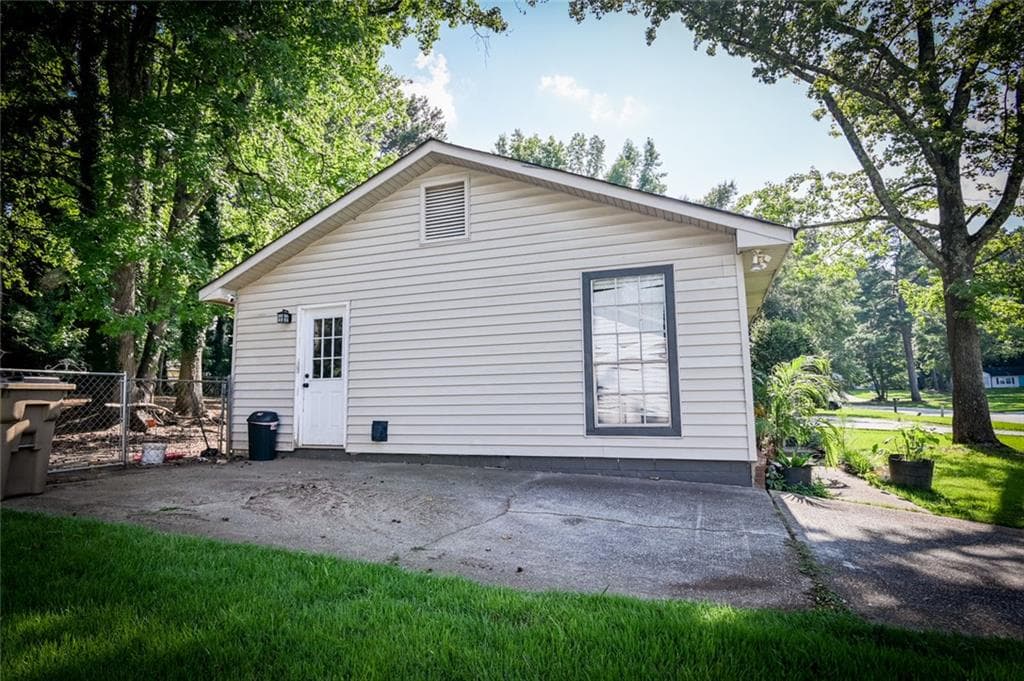 3 bedroom, 1 bathroom, 1,532 sq ft single family residence for sale at 103 Sedgefield Drive, Jonesboro, GA 30236 — photo 9