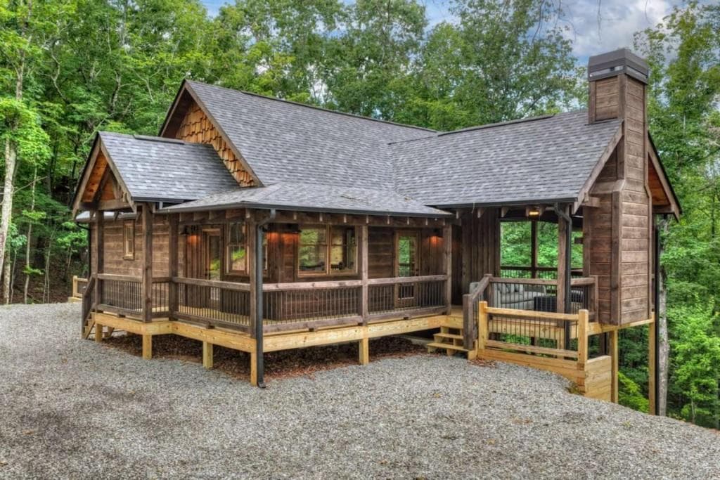 3 bedroom, 3 bathroom, 2,240 sq ft single family residence for sale at 120 Green Ridge Road, Blue Ridge, GA 30513 — photo 2