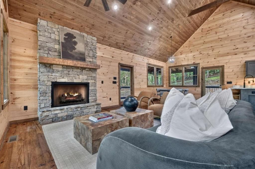 3 bedroom, 3 bathroom, 2,240 sq ft single family residence for sale at 120 Green Ridge Road, Blue Ridge, GA 30513 — photo 7