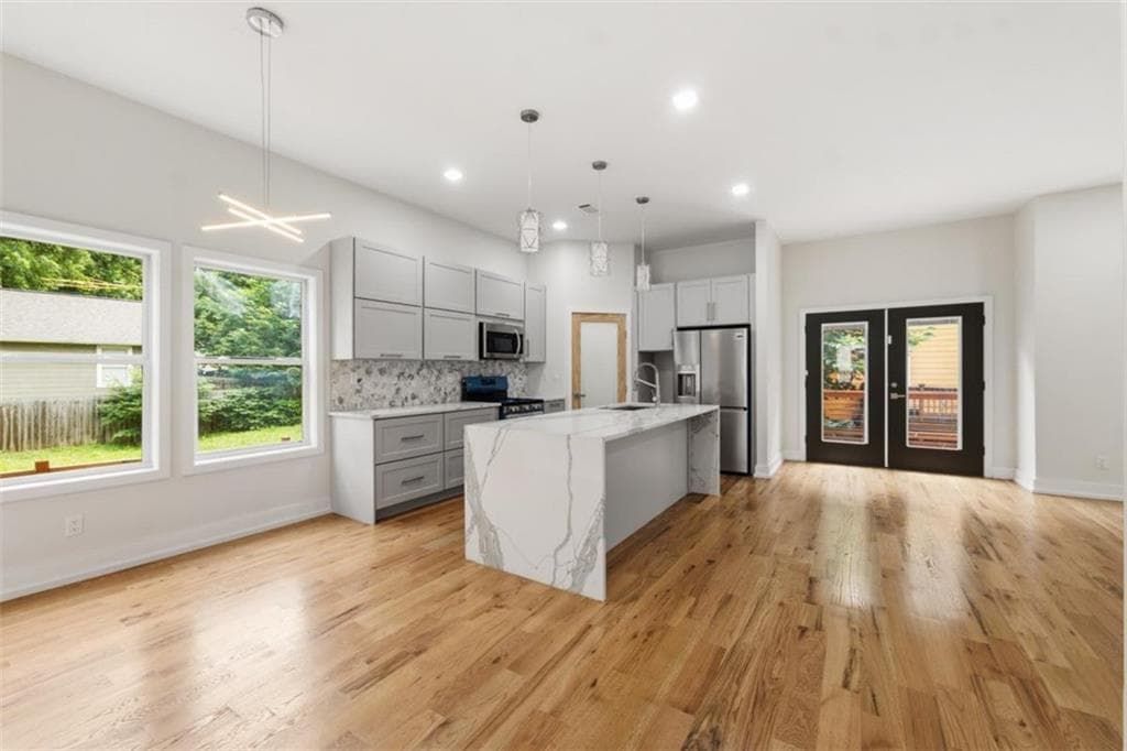 4 bedroom, 4 bathroom, 2,400 sq ft single family residence for sale at 1084 Hubbard Street, Atlanta, GA 30310 — photo 4