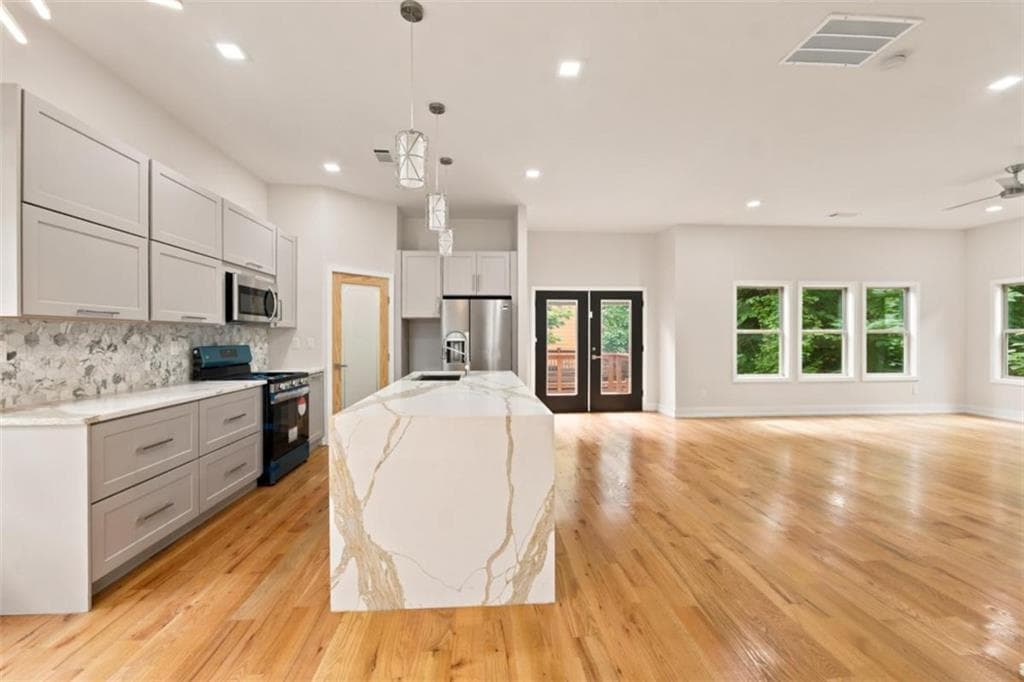 4 bedroom, 4 bathroom, 2,400 sq ft single family residence for sale at 1084 Hubbard Street, Atlanta, GA 30310 — photo 5
