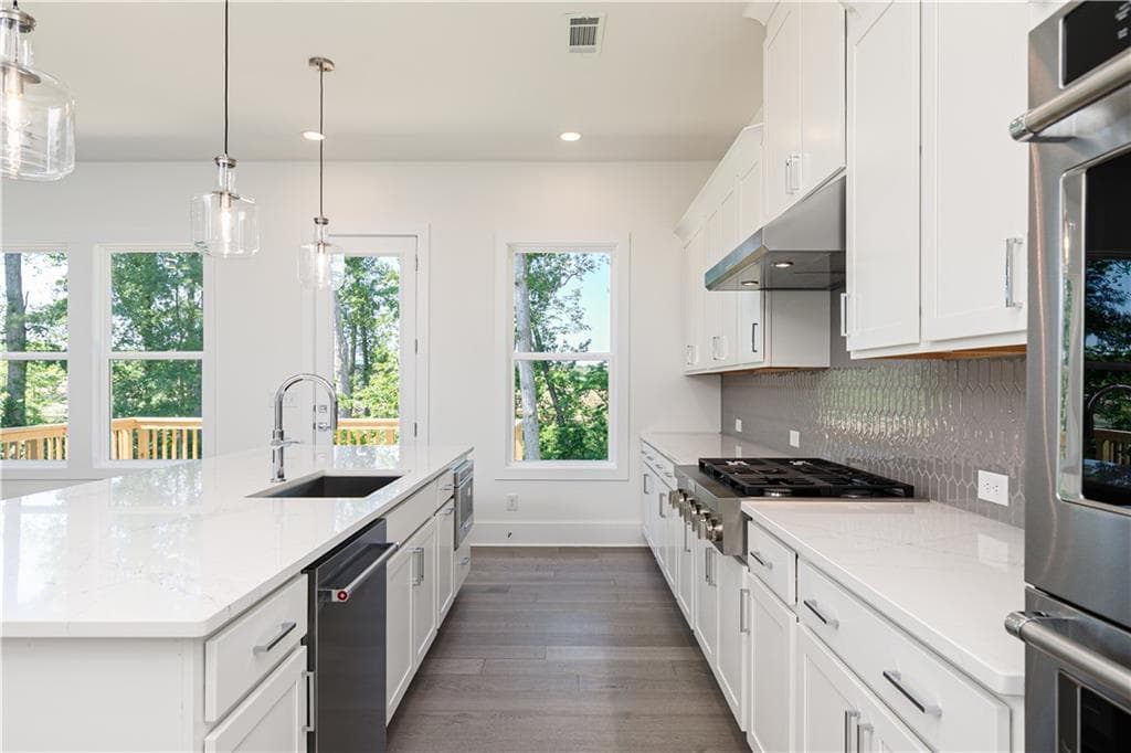 5 bedroom, 6 bathroom, 3,620 sq ft single family residence for sale at 4315 Waylon Drive Lane, Cumming, GA 30028 — photo 8