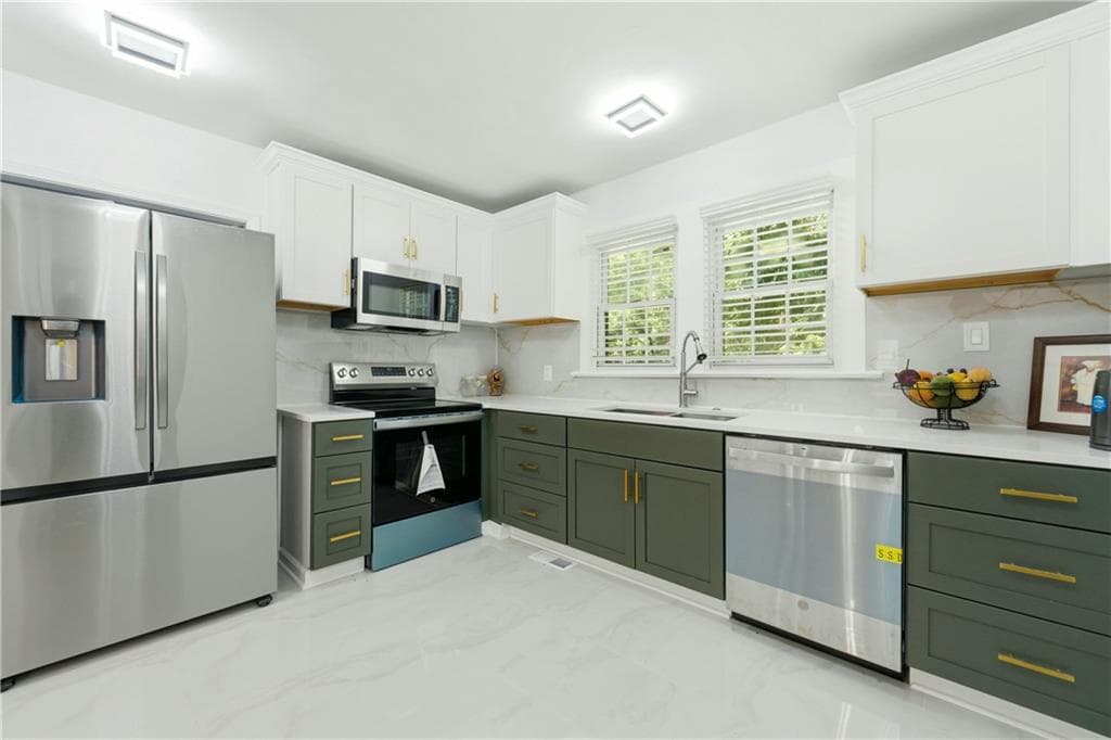 3 bedroom, 3 bathroom, 1,444 sq ft single family residence for sale at 181 Barfield Avenue, Atlanta, GA 30310 — photo 9