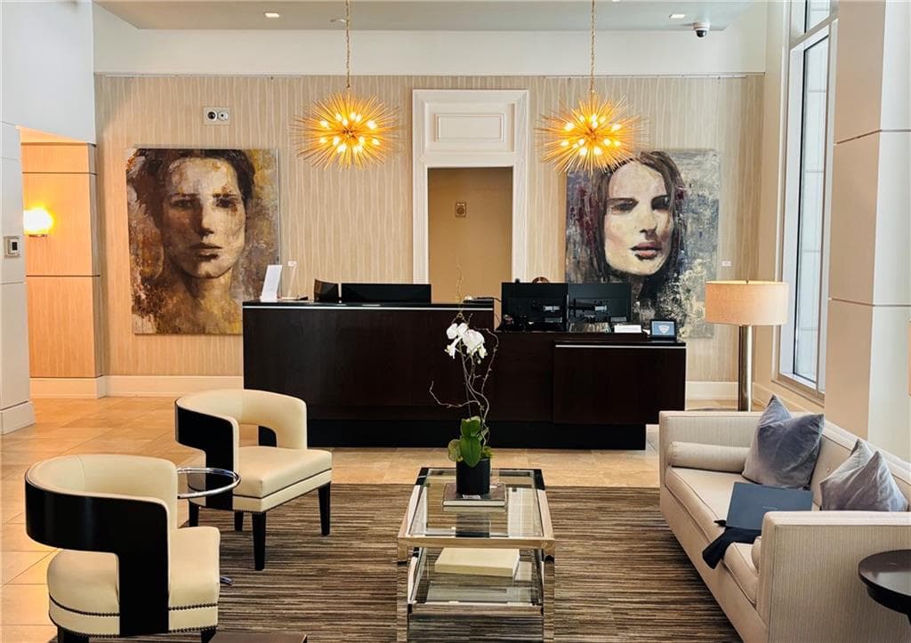 2 bedroom, 2 bathroom, 1,364 sq ft condominium under contract at 2795 Peachtree Road 307, Atlanta, GA 30305