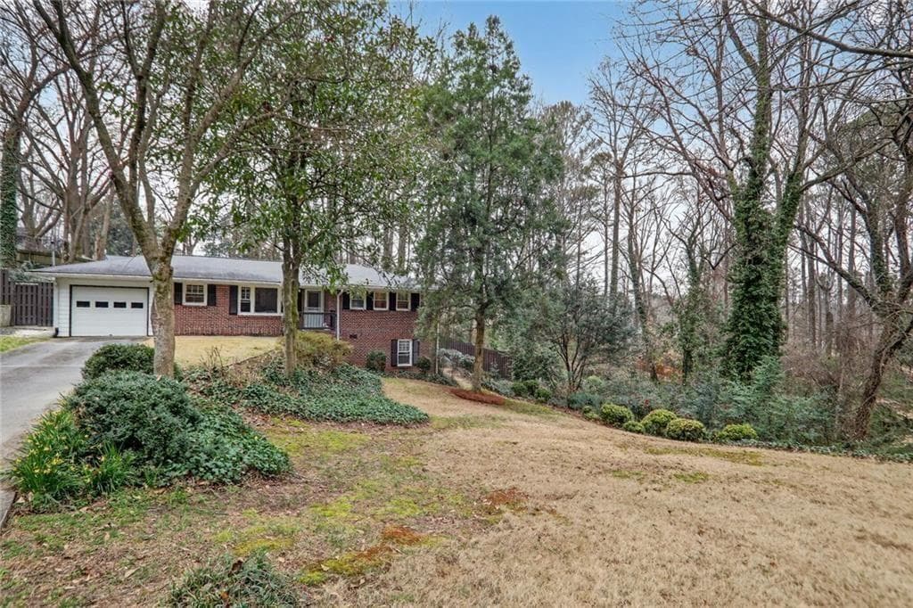 2 bedroom, 2 bathroom, 2,112 sq ft single family residence for rent at 2560 Skyland Trail, Brookhaven, GA 30319 for $3,600 a month — photo 2