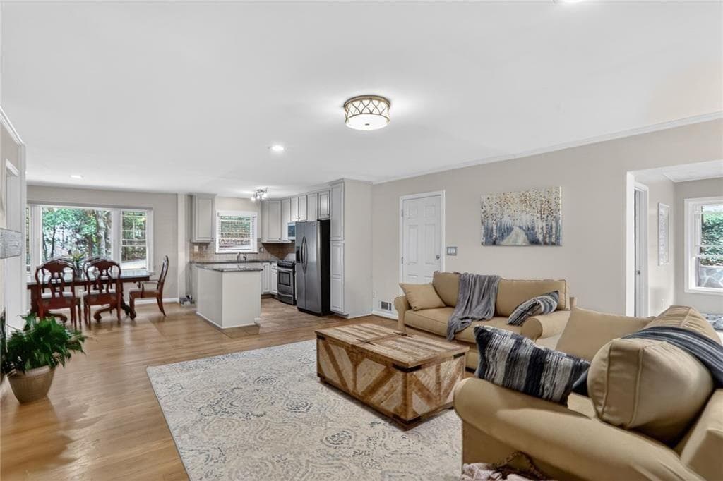 2 bedroom, 2 bathroom, 2,112 sq ft single family residence for rent at 2560 Skyland Trail, Brookhaven, GA 30319 for $3,600 a month — photo 4