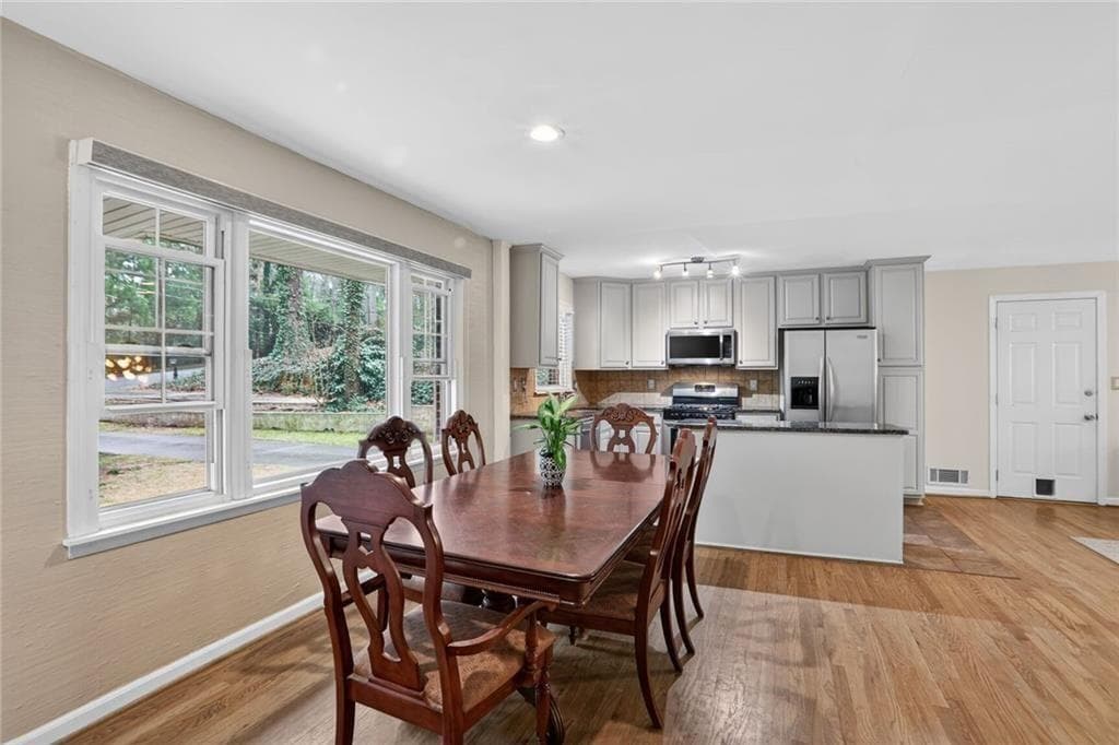 2 bedroom, 2 bathroom, 2,112 sq ft single family residence for rent at 2560 Skyland Trail, Brookhaven, GA 30319 for $3,600 a month — photo 6