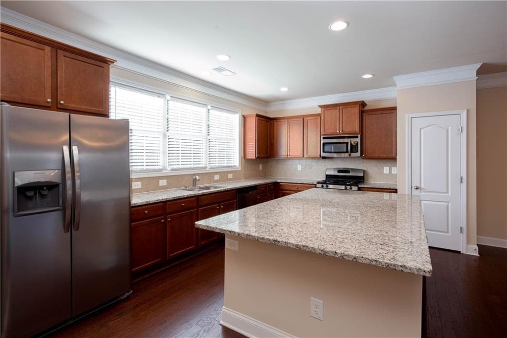 4 bedroom, 4 bathroom, 2,400 sq ft townhouse for sale at 3886 High Dove Way, Smyrna, GA 30082 — photo 7