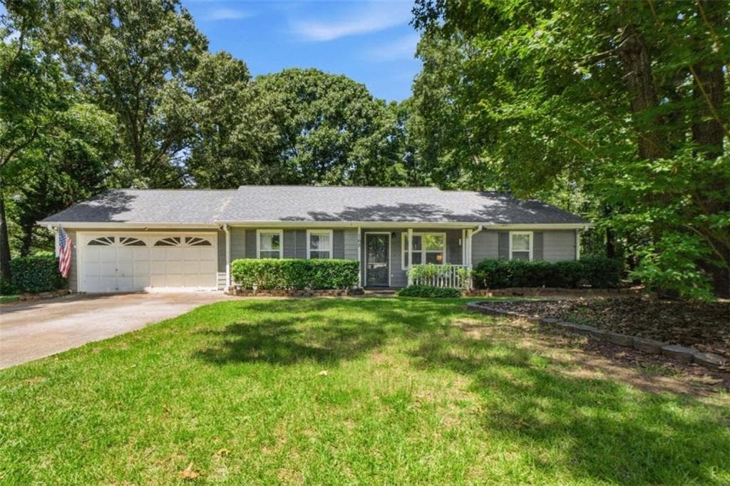 3 bedroom, 2 bathroom, 1,400 sq ft single family residence for sale at 165 Lazy Hollow Lane, Covington, GA 30016 — photo 2