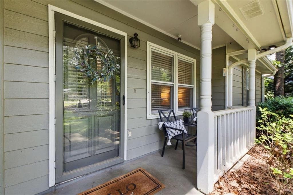 3 bedroom, 2 bathroom, 1,400 sq ft single family residence for sale at 165 Lazy Hollow Lane, Covington, GA 30016 — photo 5