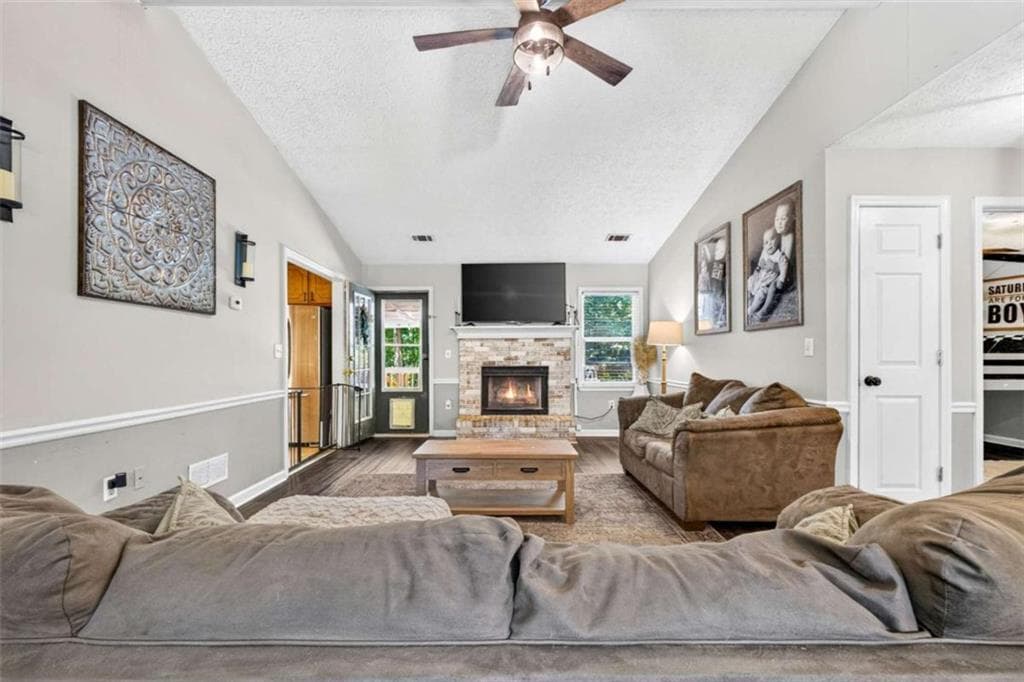 3 bedroom, 2 bathroom, 1,400 sq ft single family residence for sale at 165 Lazy Hollow Lane, Covington, GA 30016 — photo 7