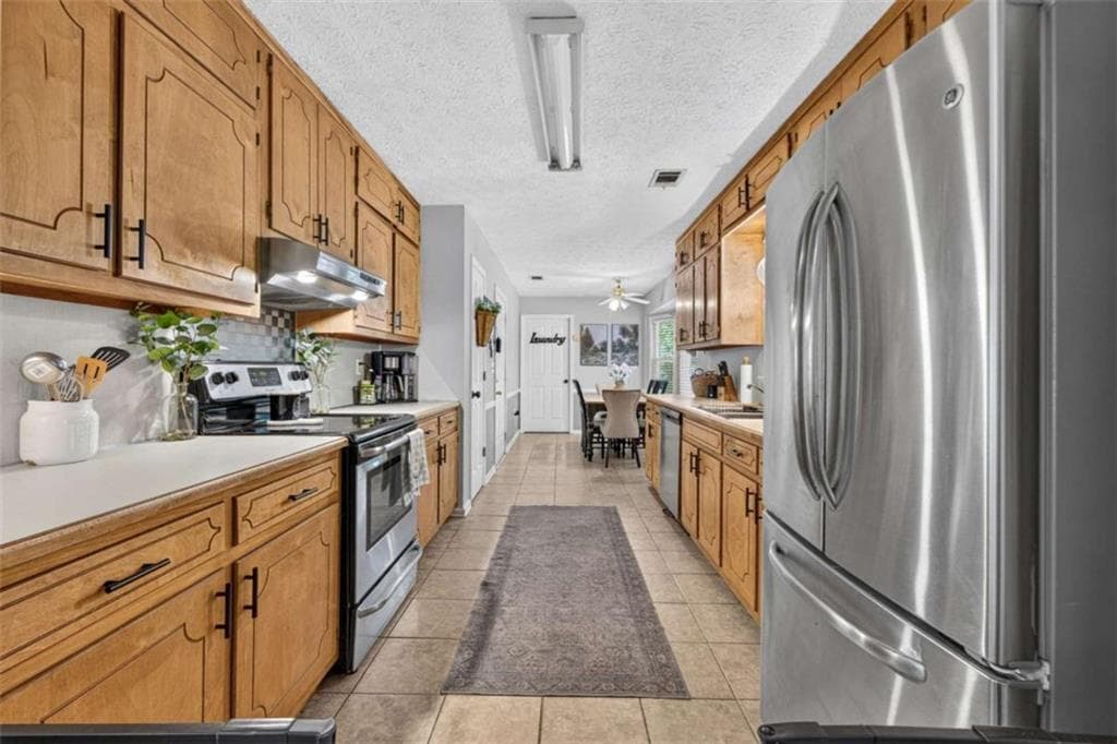 3 bedroom, 2 bathroom, 1,400 sq ft single family residence for sale at 165 Lazy Hollow Lane, Covington, GA 30016 — photo 9