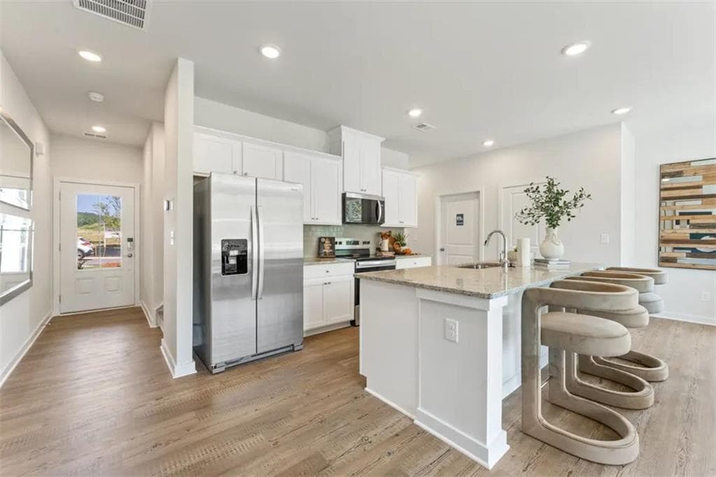 3 bedroom, 3 bathroom, 1,855 sq ft townhouse for sale at 2951 Crystal Springs Point 154, Gainesville, GA 30507 — photo 5