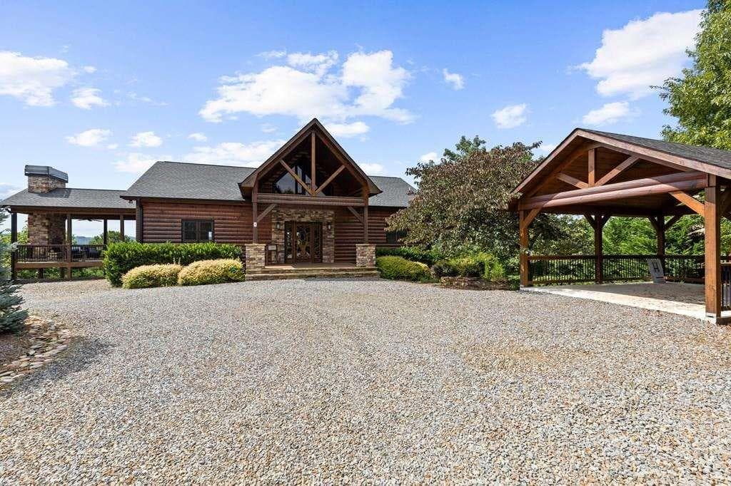 3 bedroom, 3 bathroom, 3,936 sq ft single family residence for sale at 9 Kensington Drive, Mineral Bluff, GA 30559 — photo 2