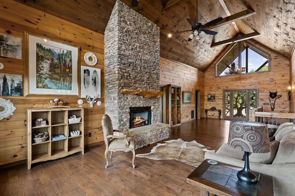 3 bedroom, 3 bathroom, 3,936 sq ft single family residence for sale at 9 Kensington Drive, Mineral Bluff, GA 30559 — photo 5