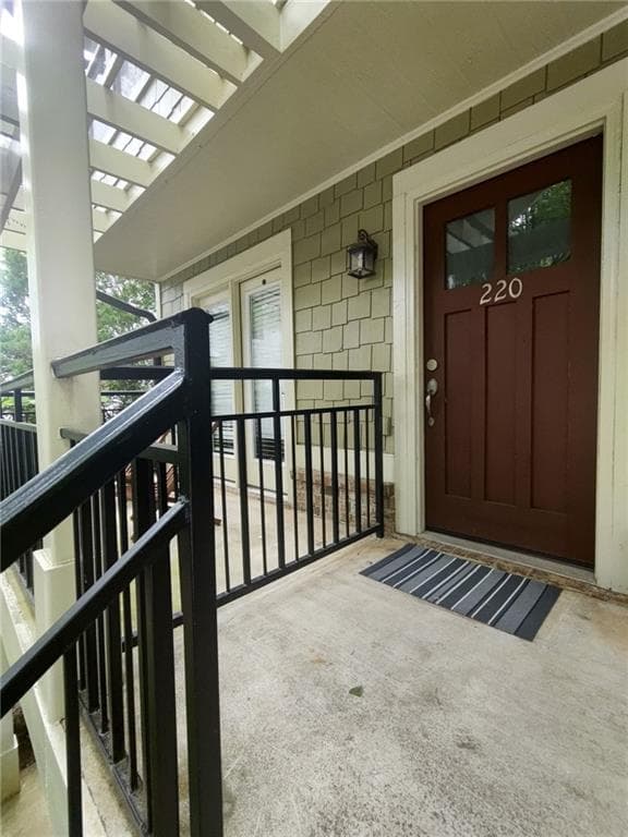 2 bedroom, 3 bathroom, 1,168 sq ft condominium for sale at 660 Barnett Shoals Road 220, Athens, GA 30605 — photo 2