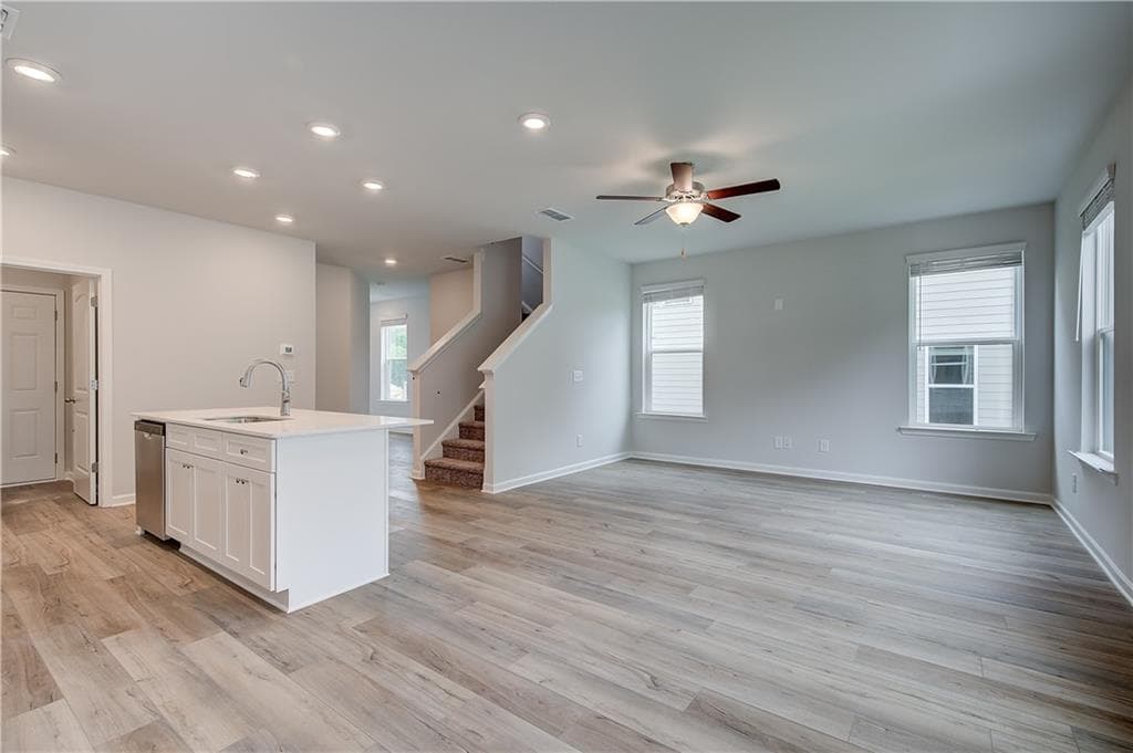 3 bedroom, 3 bathroom, 1,849 sq ft townhouse under contract at 835 Eagle Avenue, Riverdale, GA 30296 — photo 9