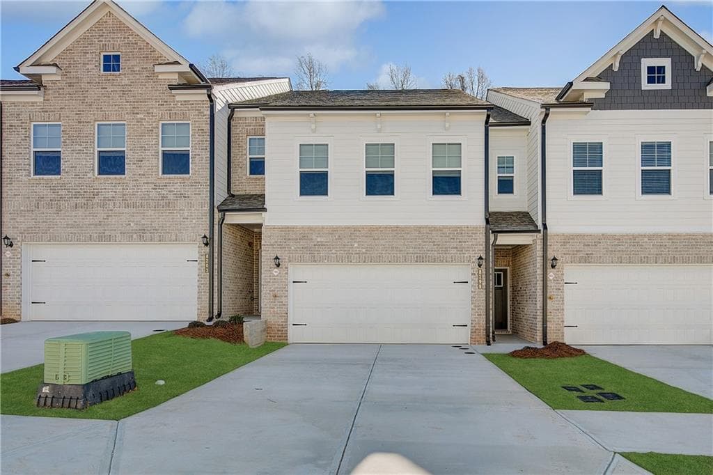 3 bedroom, 3 bathroom, 1,849 sq ft townhouse under contract at 843 Eagle Avenue, Riverdale, GA 30296