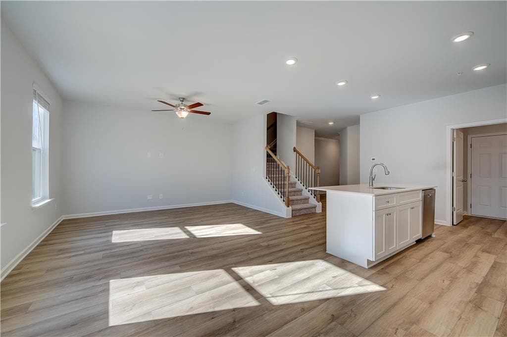3 bedroom, 3 bathroom, 1,849 sq ft townhouse under contract at 843 Eagle Avenue, Riverdale, GA 30296 — photo 9