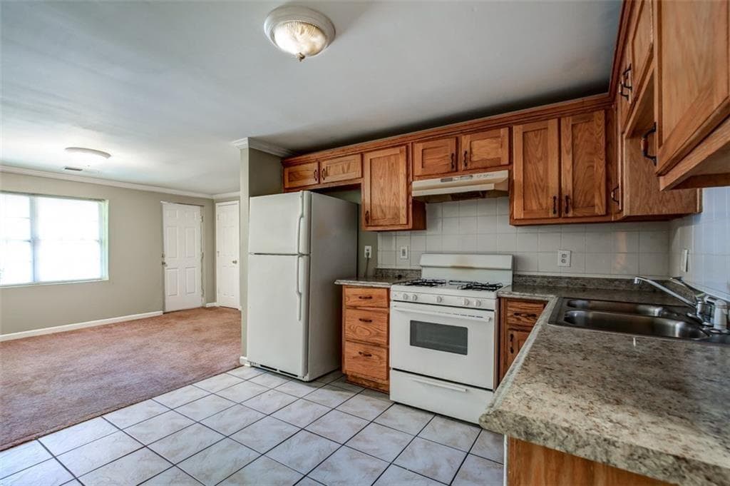 2 bedroom, 1 bathroom, 1,100 sq ft single family residence for sale at 2005 Spink Street, Atlanta, GA 30318 — photo 5