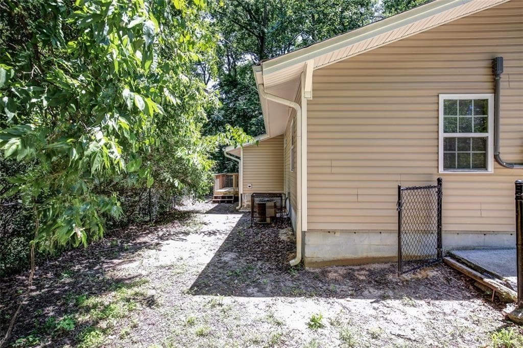 2 bedroom, 1 bathroom, 1,100 sq ft single family residence for sale at 2005 Spink Street, Atlanta, GA 30318 — photo 10