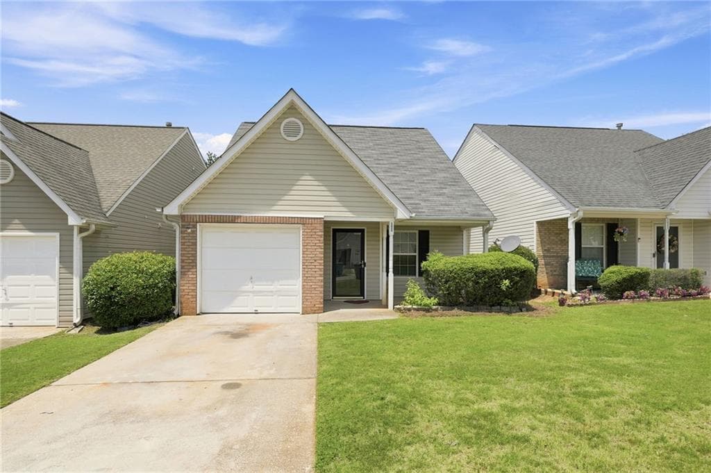 3 bedroom, 3 bathroom, 1,222 sq ft single family residence for sale at 3055 Lakeside Circle, Covington, GA 30016 — photo 2