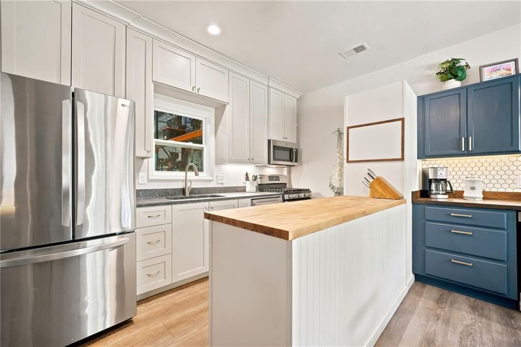 1 bedroom, 1 bathroom, 1,144 sq ft single family residence for sale at 6100 Henderson Mountain Road, Jasper, GA 30143 — photo 4