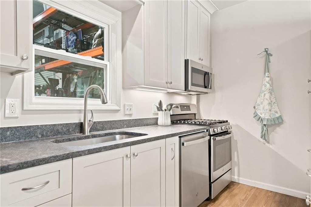 1 bedroom, 1 bathroom, 1,144 sq ft single family residence for sale at 6100 Henderson Mountain Road, Jasper, GA 30143 — photo 5