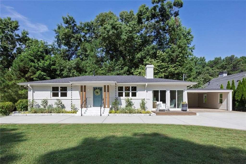 3 bedroom, 2 bathroom, 1,588 sq ft single family residence under contract at 401 Cottonwood Drive, Woodstock, GA 30189