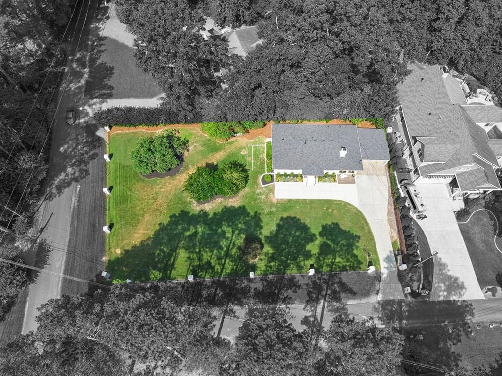 3 bedroom, 2 bathroom, 1,588 sq ft single family residence under contract at 401 Cottonwood Drive, Woodstock, GA 30189 — photo 3