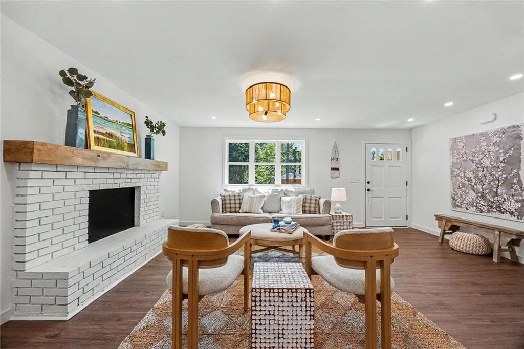 3 bedroom, 2 bathroom, 1,588 sq ft single family residence under contract at 401 Cottonwood Drive, Woodstock, GA 30189 — photo 9