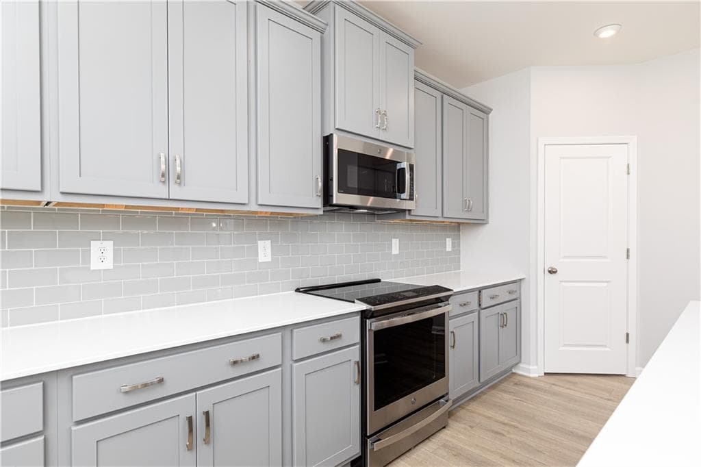 4 bedroom, 3 bathroom, 2,226 sq ft single family residence under contract at 520 Jasmine Woods Drive, Lawrenceville, GA 30046 — photo 6