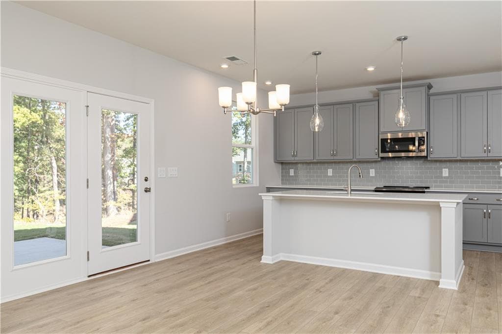 4 bedroom, 3 bathroom, 2,226 sq ft single family residence under contract at 520 Jasmine Woods Drive, Lawrenceville, GA 30046 — photo 8
