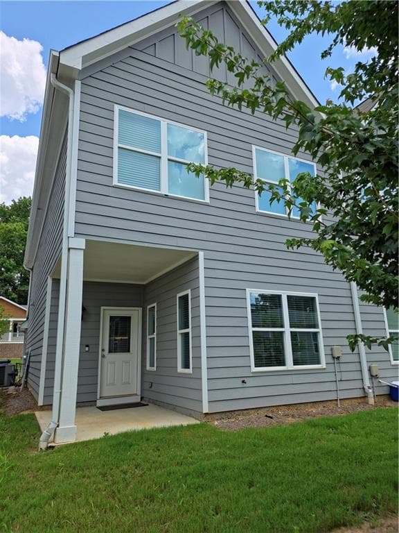 3 bedroom, 3 bathroom townhouse for rent at 430 Village Creek Drive B, Atlanta, GA 30354 for $2,500 a month — photo 2